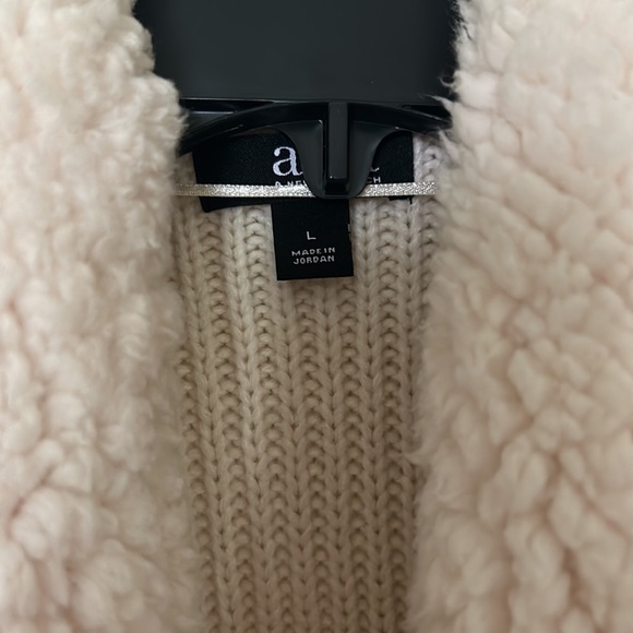 Ana Cream Colored Sherpa Vest - Picture 2 of 6